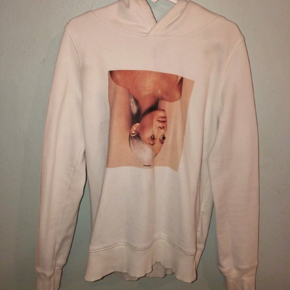 ** Ariana Grande - Hoodie  H&M - Pullover Hooded Sweatshirt - size SMALL… - Picture 1 of 3